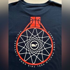 BNWT VINEYARD VINES MEN’S BASKETBALL WHALE LONG SLEEVE POCKET T T-SHIRT